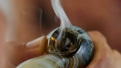 How to use golden blonde hash – smoking and vaping methods for premium hash Canada